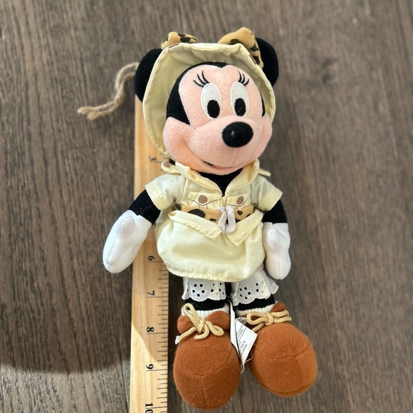 Disney Parks World Animal
Kingdom Minnie Mouse plush doll - Picture 3 of 4